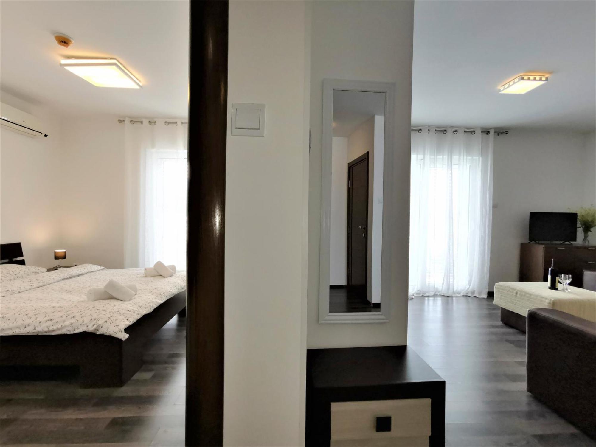 Apartment Iris With Pool Lido Of Herceg Novi Bijela Bagian luar foto